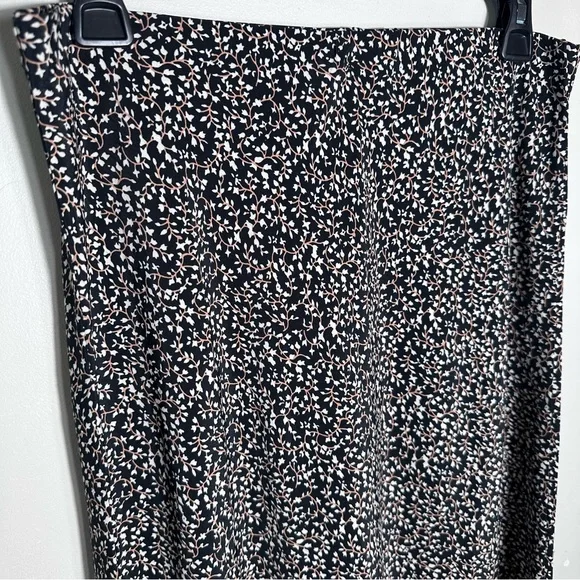 Black and White Floral Maxi Skirt - Picture 2 of 6